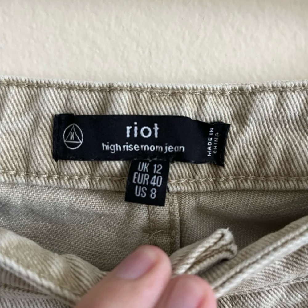Missguided Riot Distressed High Rise Mom Jeans - Picture 7 of 9